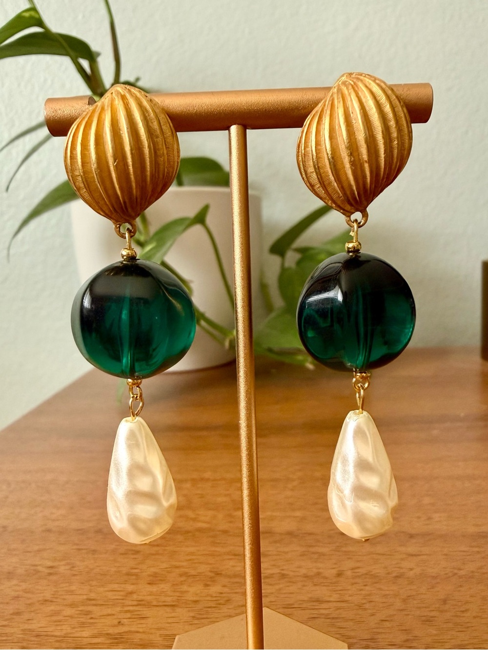 Vintage Matte Gold Tone Shell Green Lucite Bead & Pearl Teardrop Dangle Earrings